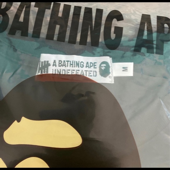DS Bape x Undefeated APE HEAD Tee - Medium - Picture 4 of 6
